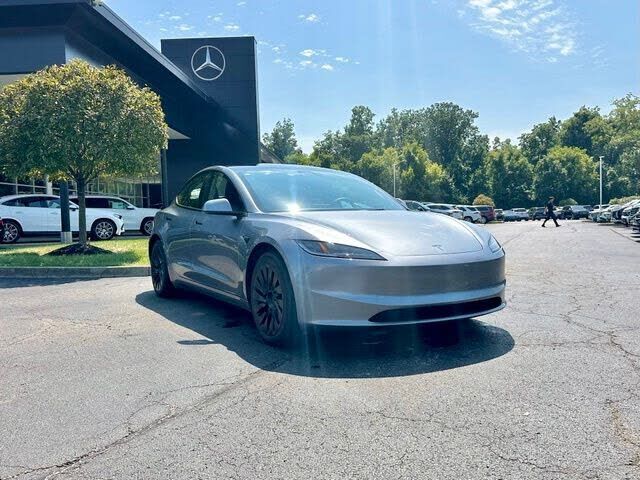 2025 TESLA Model 3