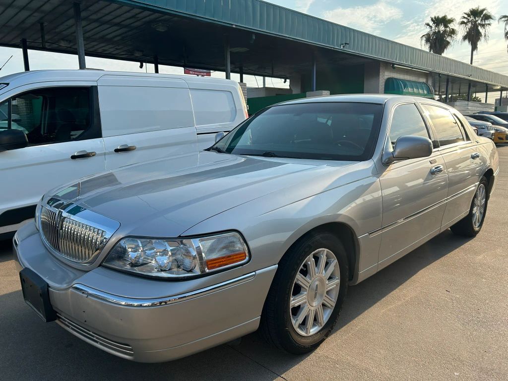 2009 LINCOLN Town Car