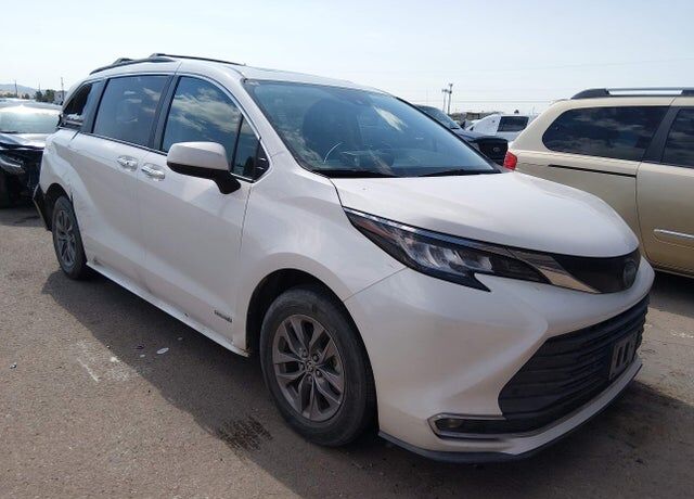2021 TOYOTA Sienna