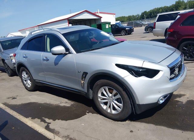 2015 INFINITI QX70