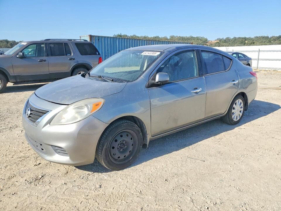 2012 NISSAN Versa