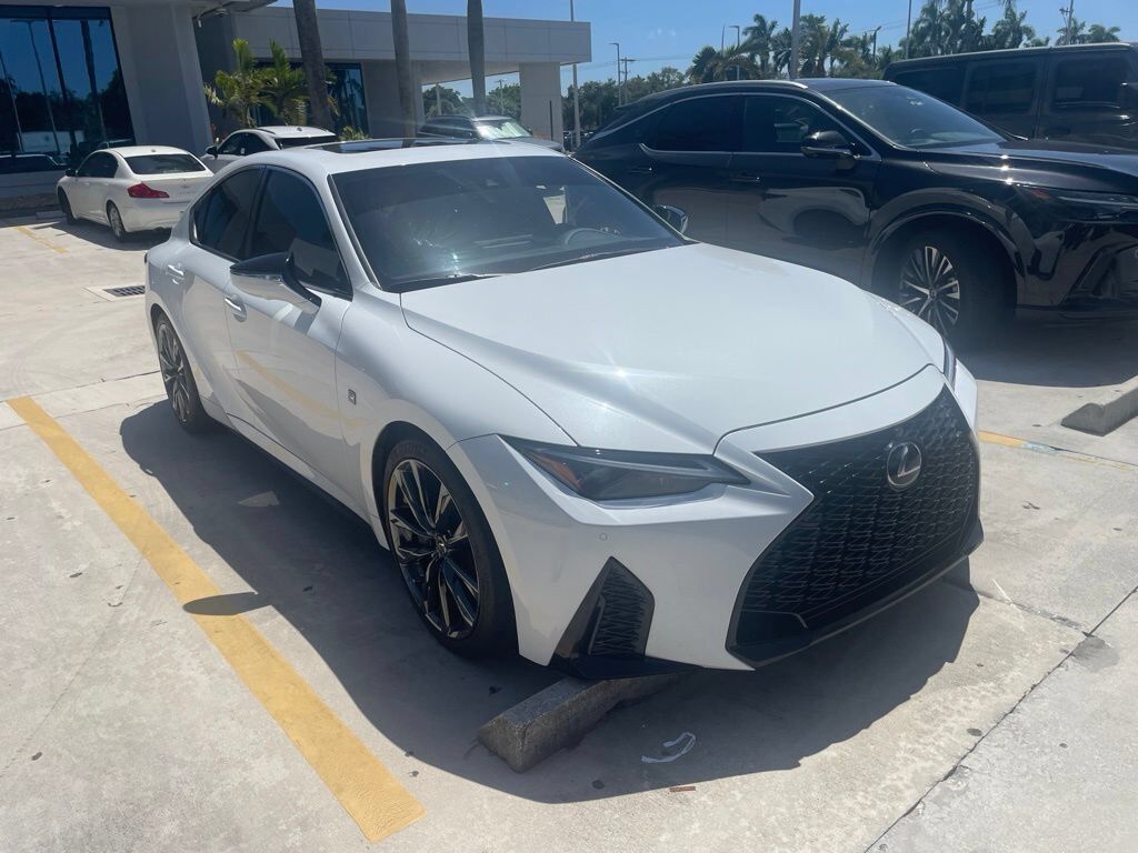 2022 LEXUS IS