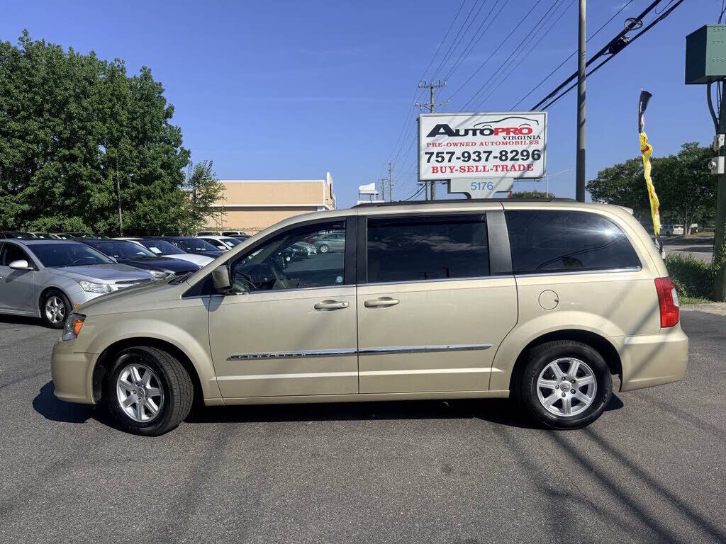 2011 CHRYSLER Town and Country