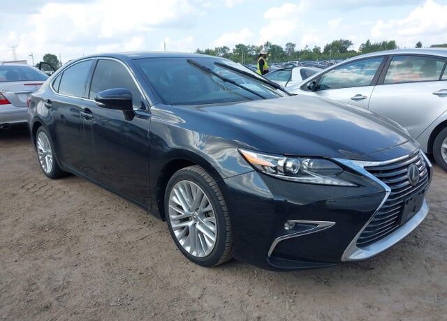 2016 LEXUS ES