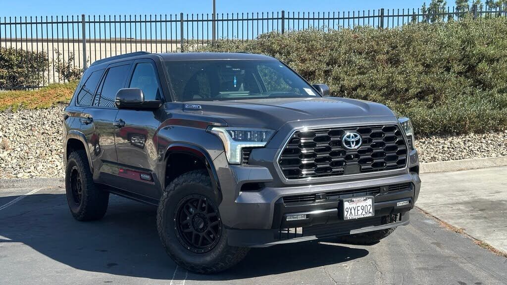 2023 TOYOTA Sequoia