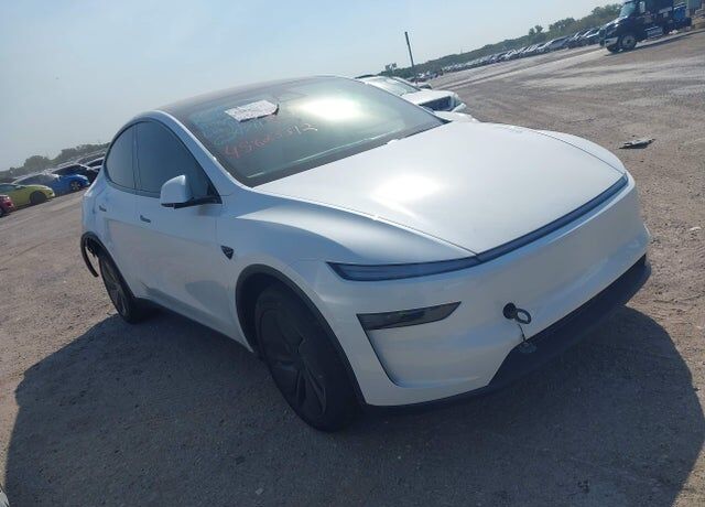 2026 TESLA Model Y