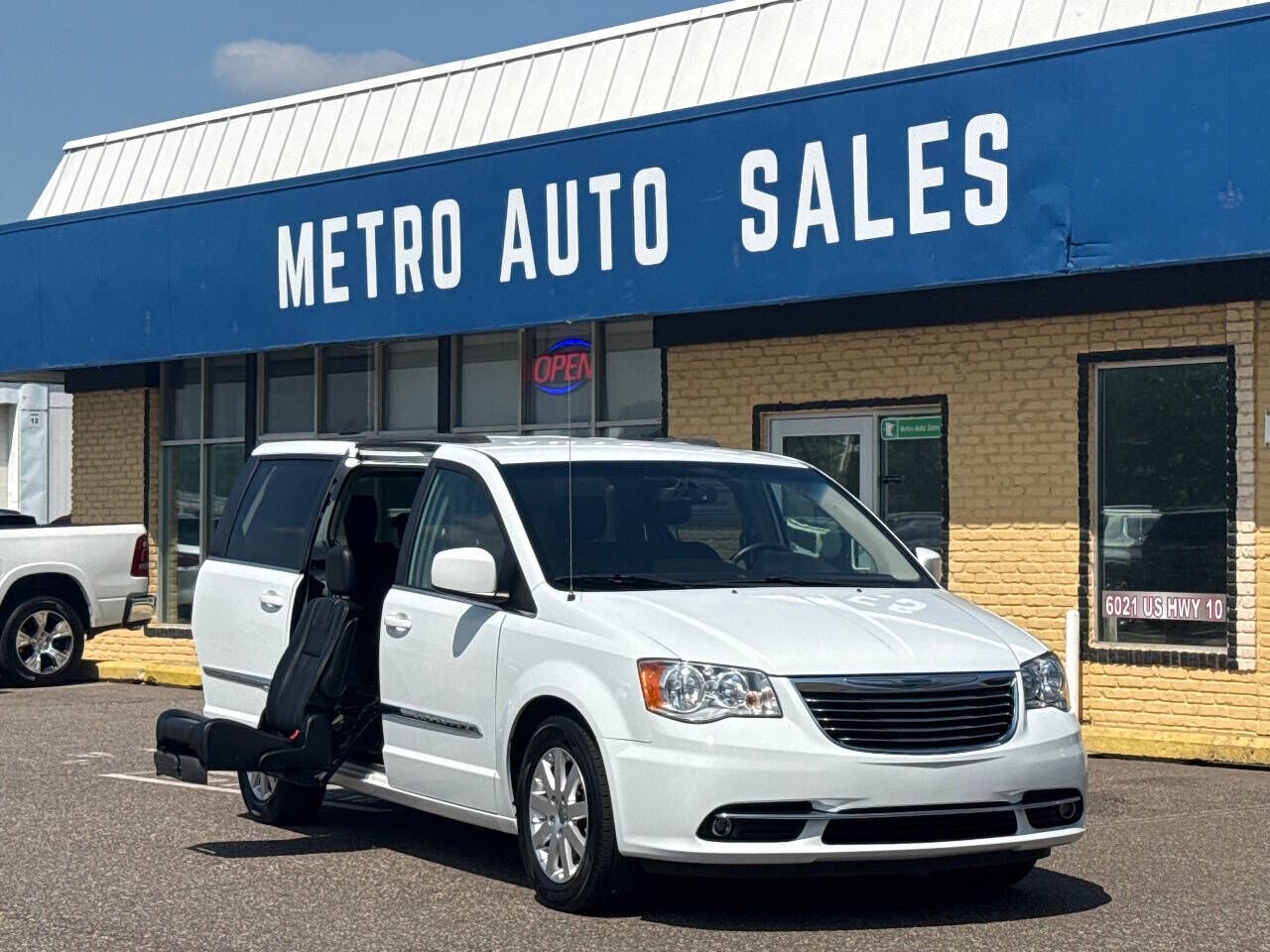 2015 CHRYSLER Town and Country