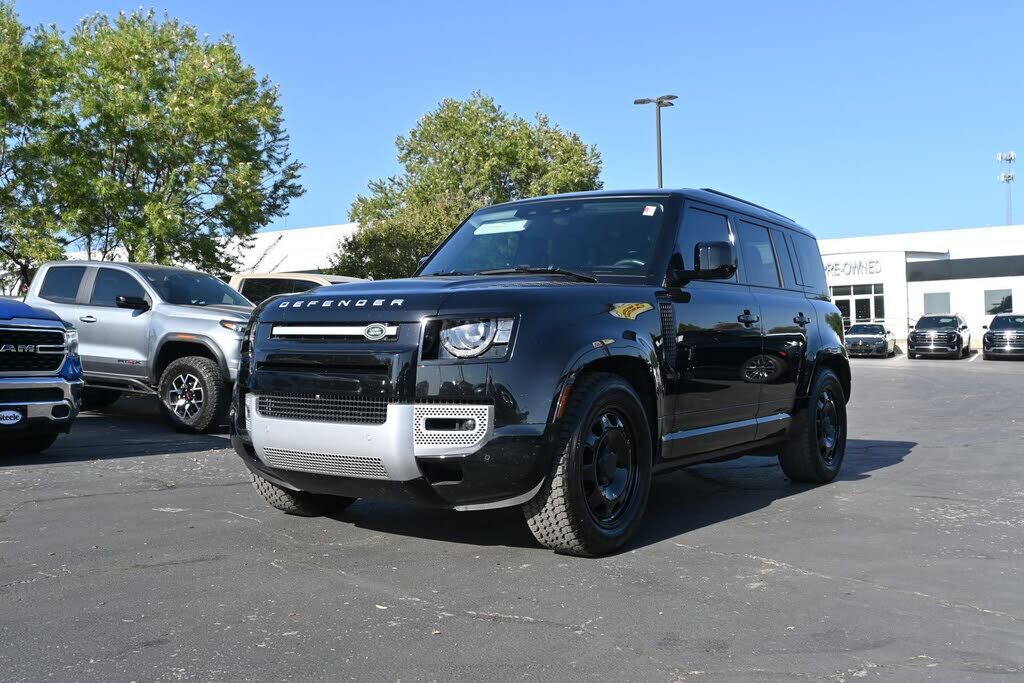 2025 LAND ROVER Defender