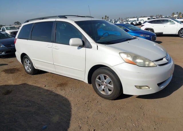 2009 TOYOTA Sienna