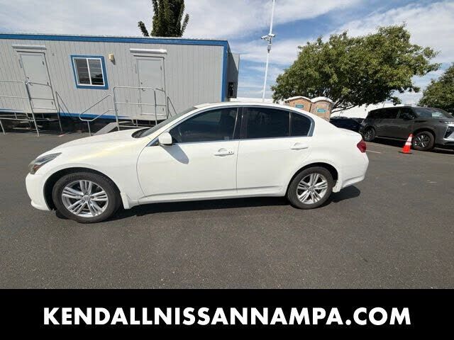 2013 INFINITI G37