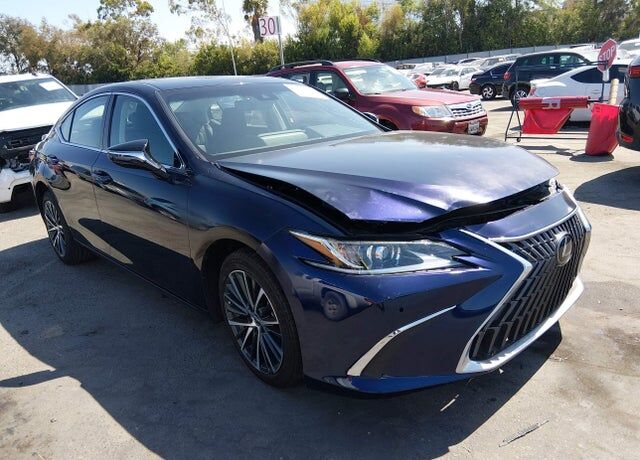 2024 LEXUS ES