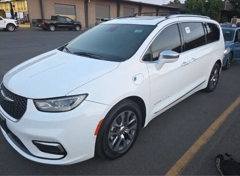 2022 CHRYSLER Pacifica
