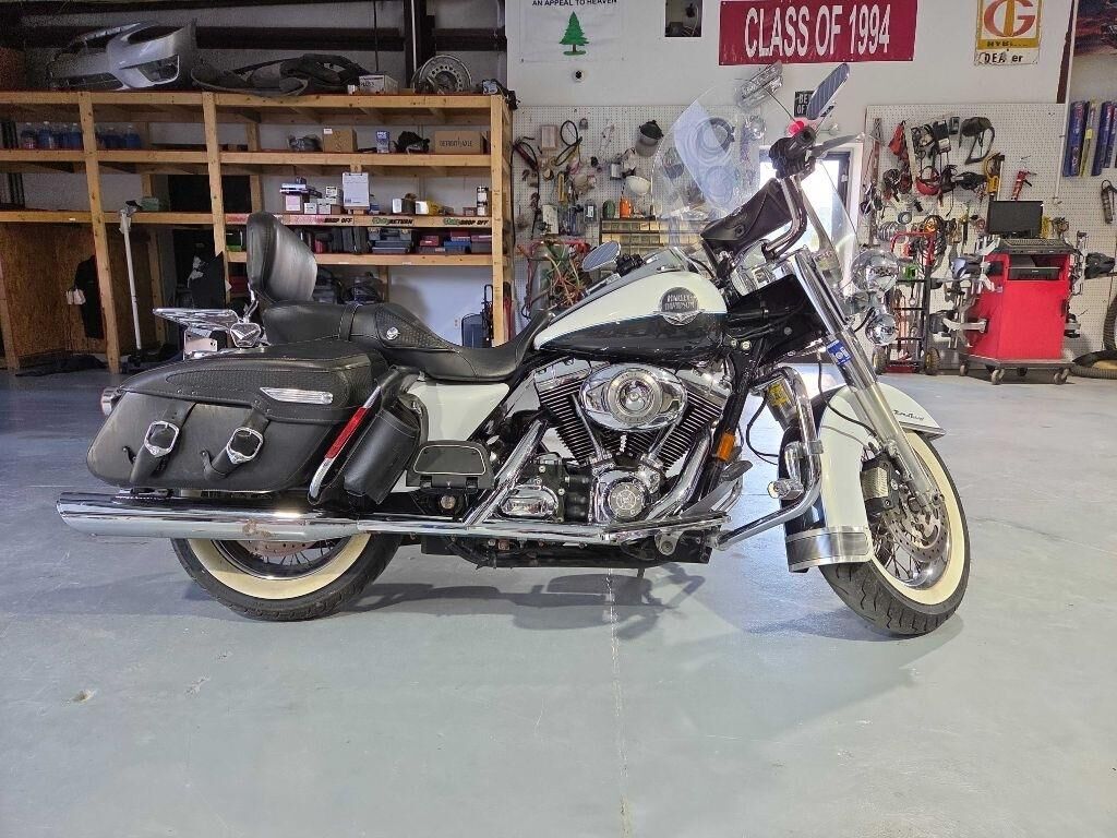 2008 HARLEY DAVIDSON FLHRC / Road King Classic