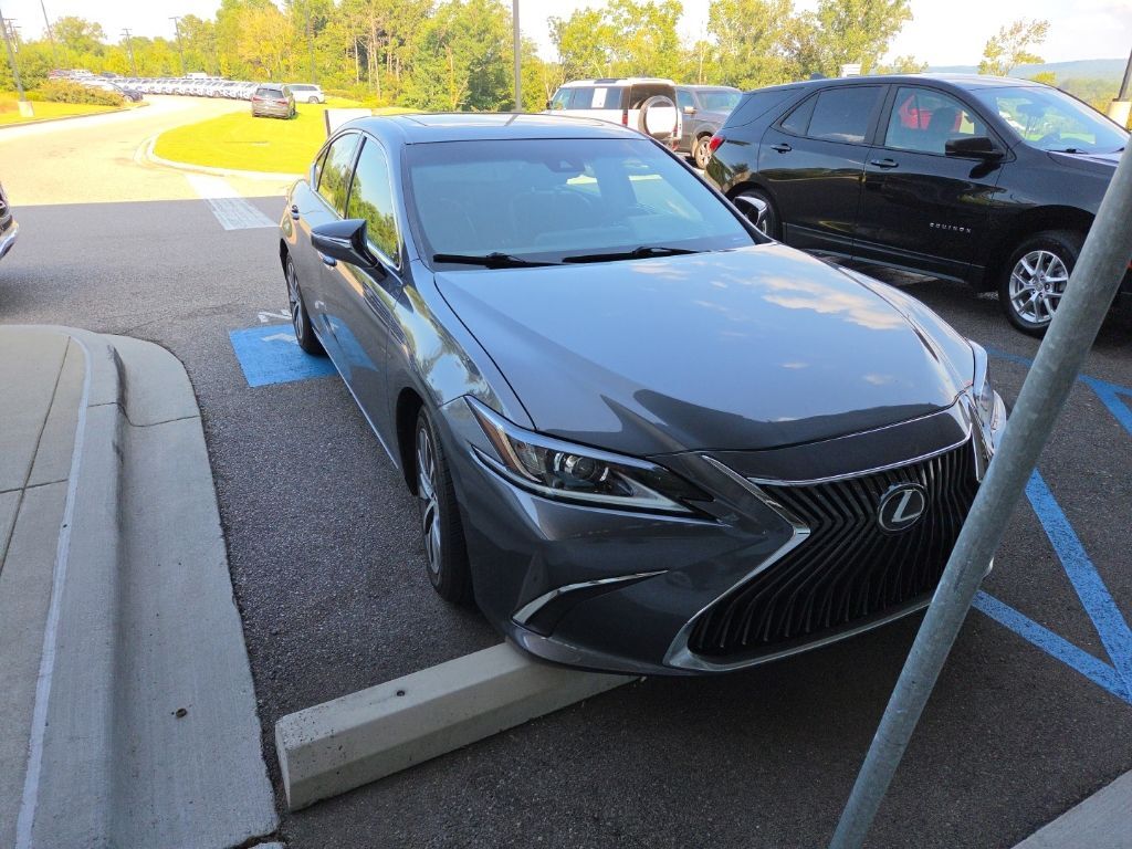2021 LEXUS ES