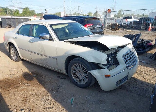 2010 CHRYSLER 300