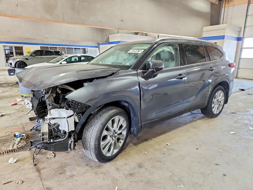 2020 TOYOTA Highlander