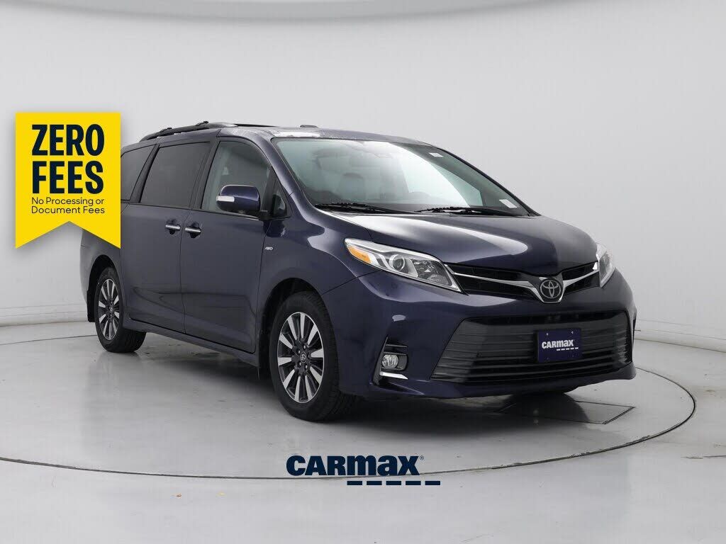 2019 TOYOTA Sienna
