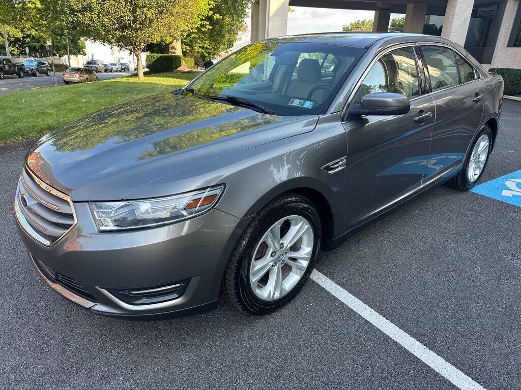 2013 FORD Taurus