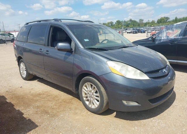 2009 TOYOTA Sienna
