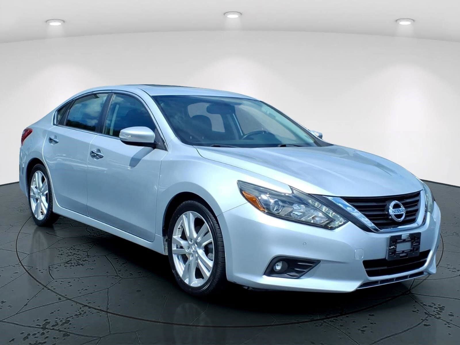 2017 NISSAN Altima