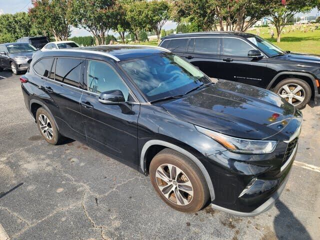2022 TOYOTA Highlander