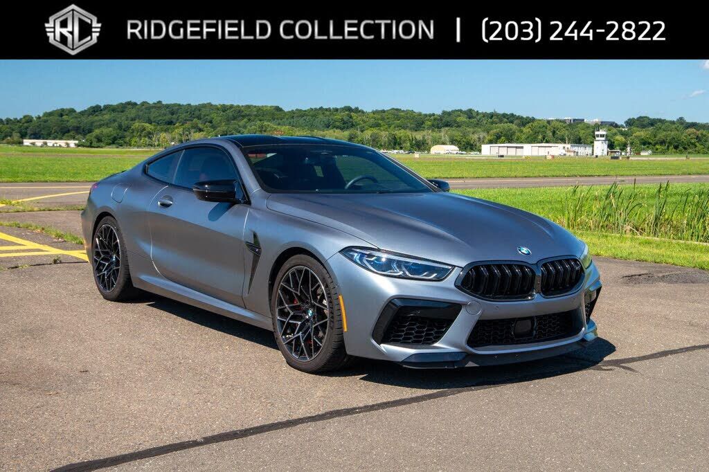 2022 BMW M8