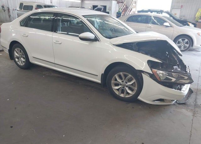 2017 VOLKSWAGEN Passat