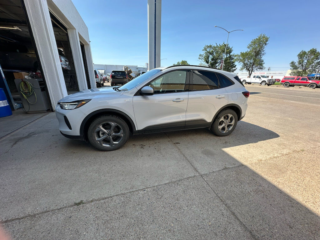2025 FORD Escape