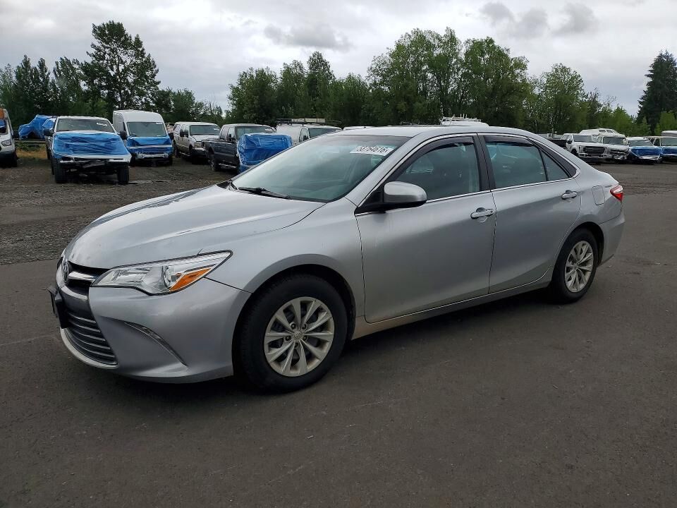 2016 TOYOTA Camry
