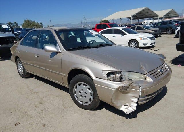 1999 TOYOTA Camry