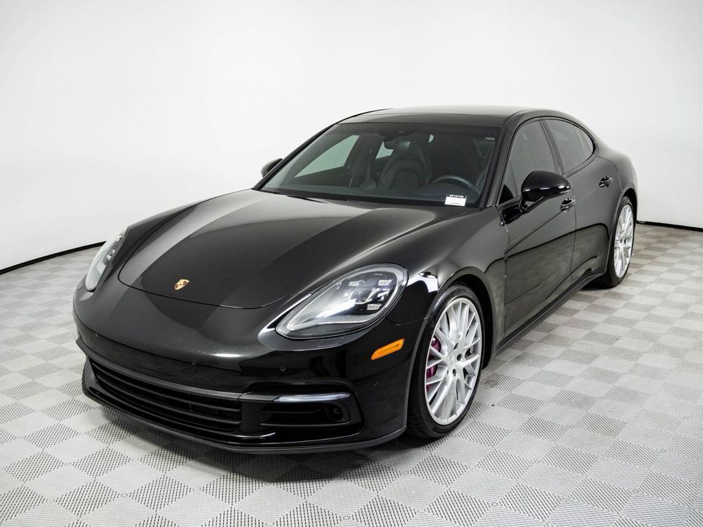 2018 PORSCHE Panamera