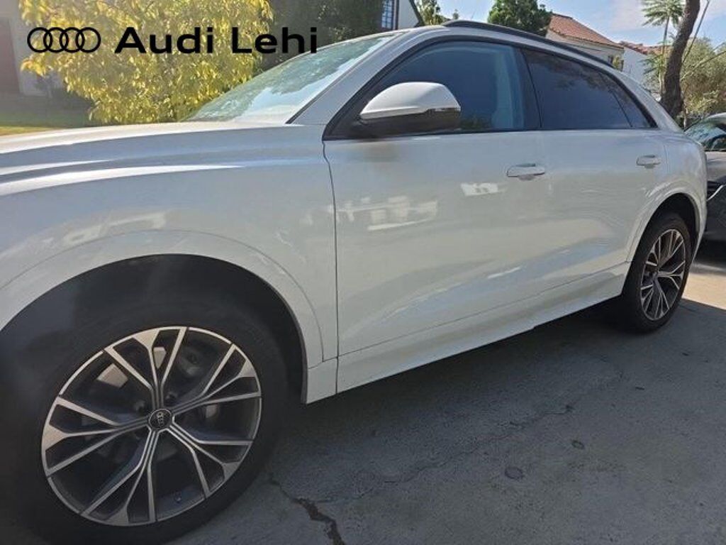 2023 AUDI Q8