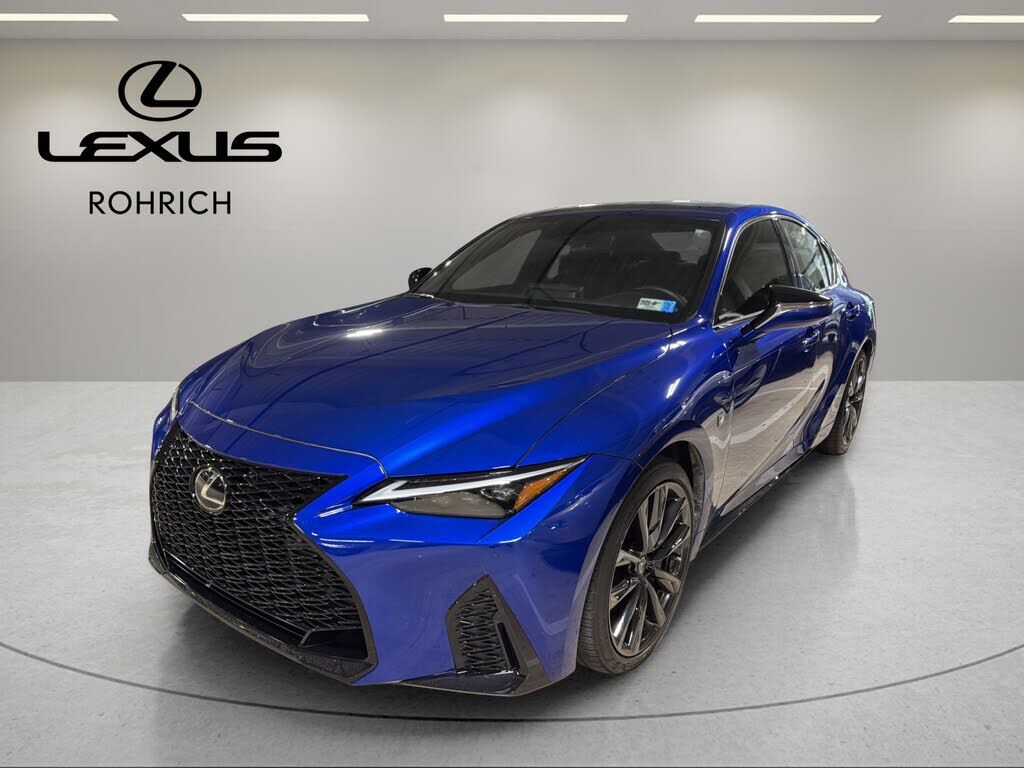 2022 LEXUS IS