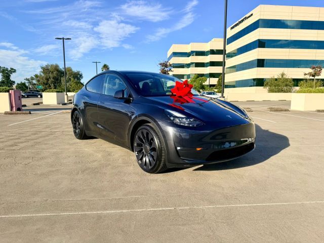 2024 TESLA Model Y
