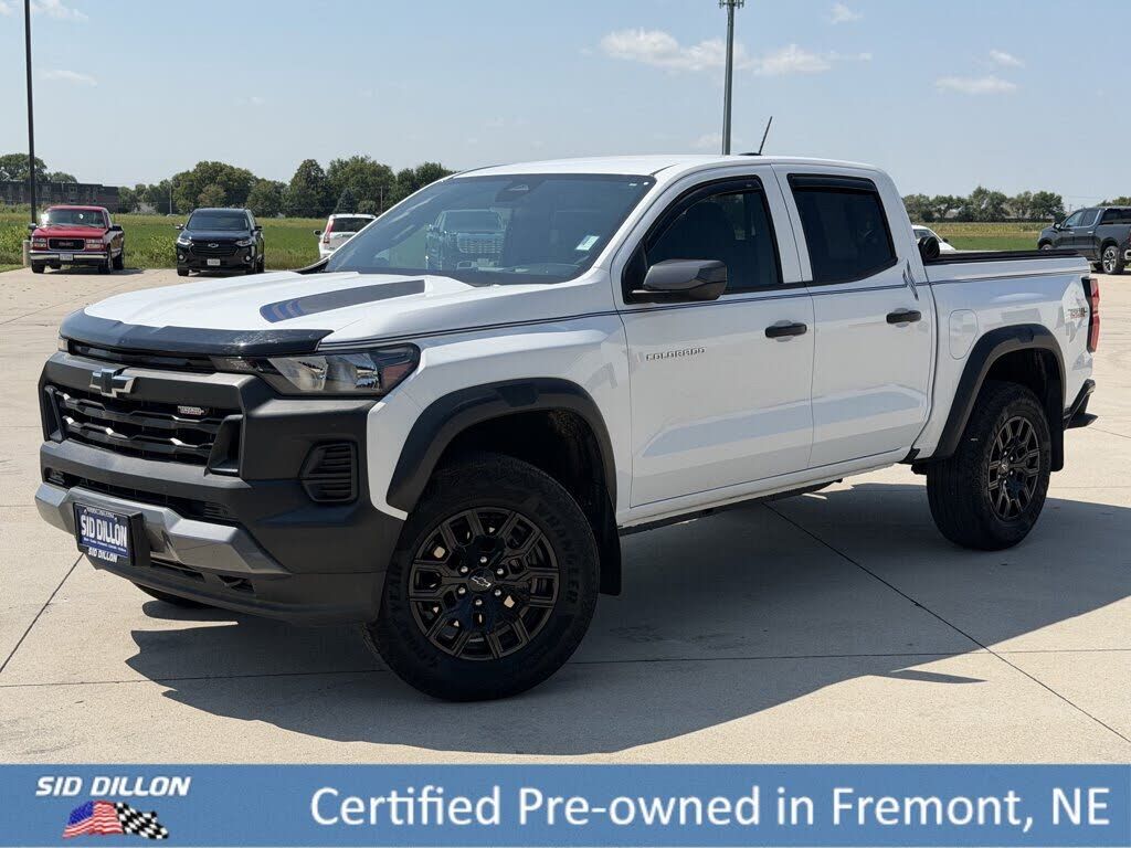 2025 CHEVROLET Colorado
