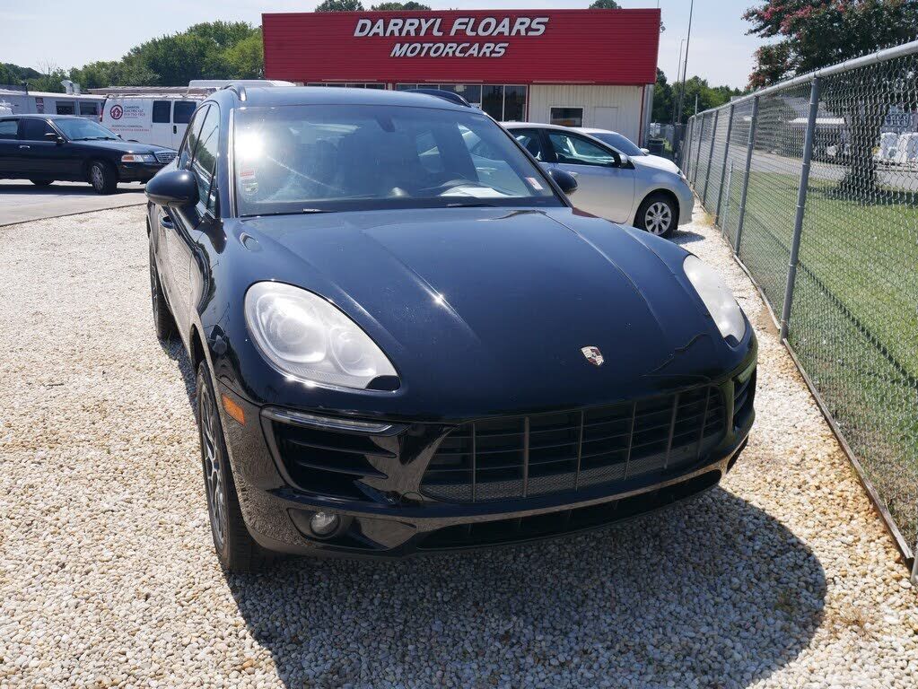 2016 PORSCHE Macan
