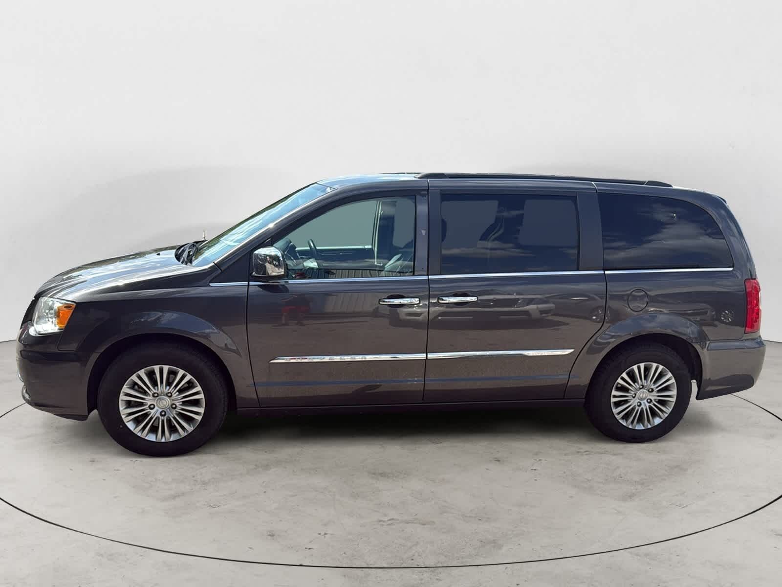 2015 CHRYSLER Town and Country