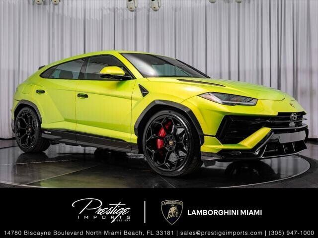2024 LAMBORGHINI URUS
