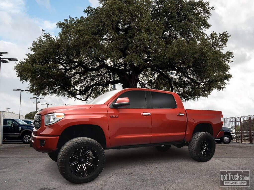 2020 TOYOTA Tundra