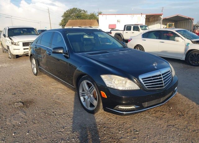 2013 MERCEDES-BENZ S-Class