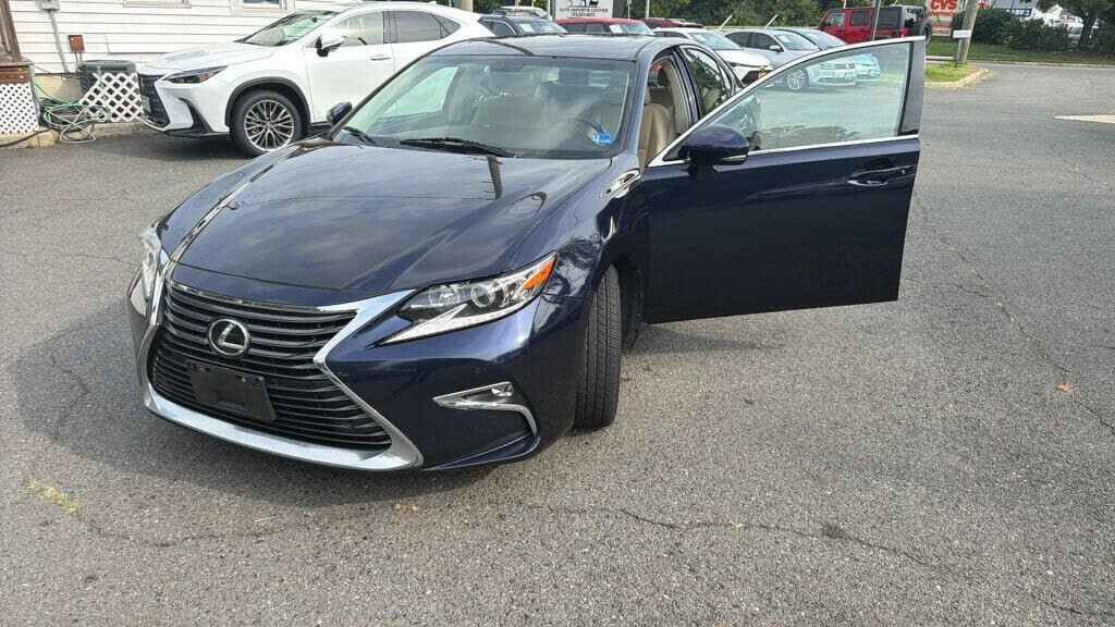 2016 LEXUS ES