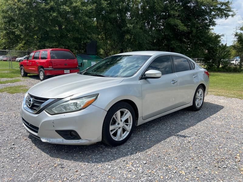 2017 NISSAN Altima