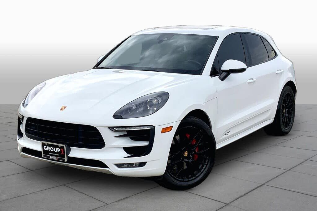 2018 PORSCHE Macan