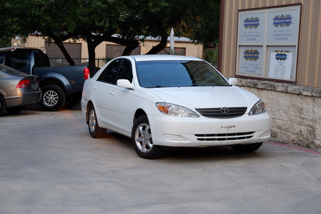 2004 TOYOTA Camry