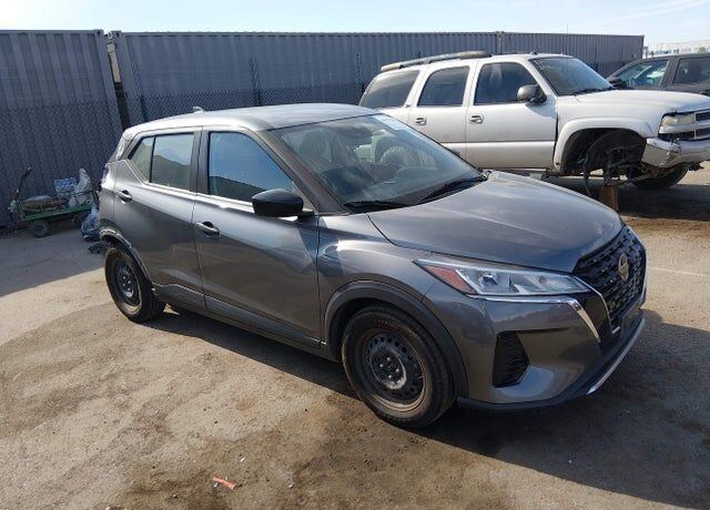 2021 NISSAN Kicks