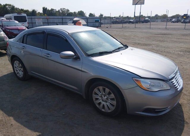 2013 CHRYSLER 200