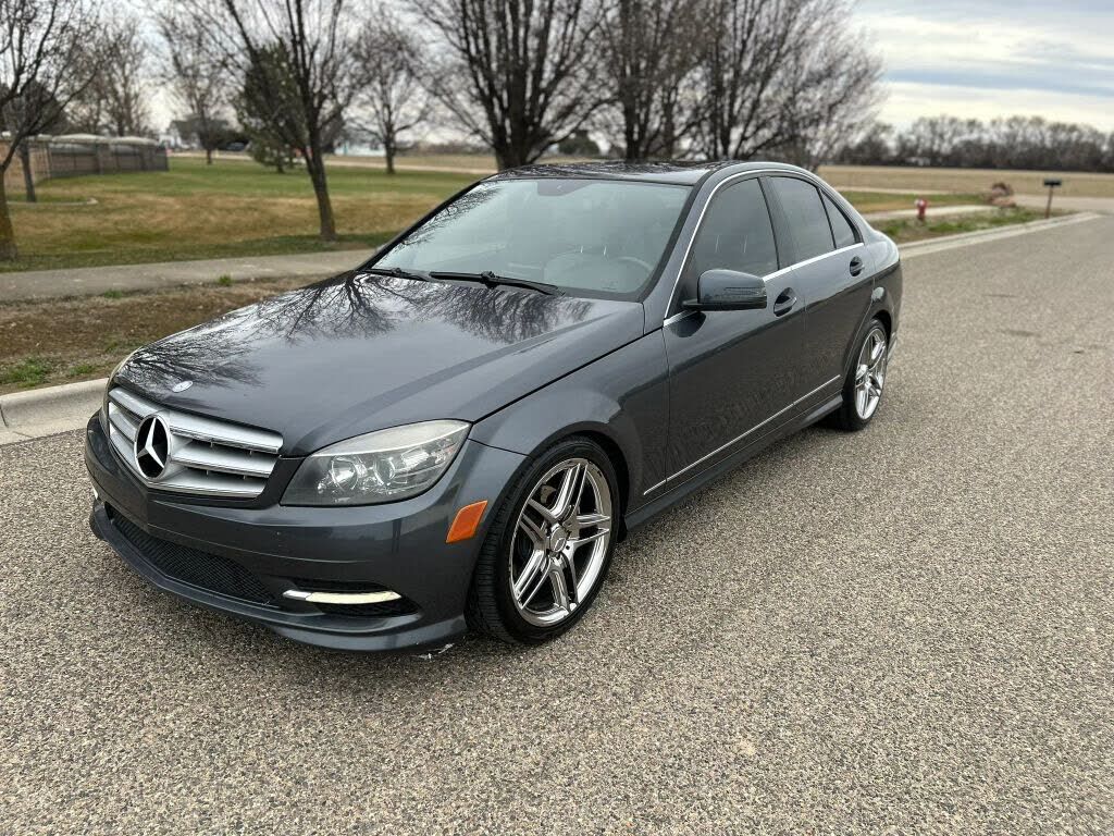 2011 MERCEDES-BENZ C-Class