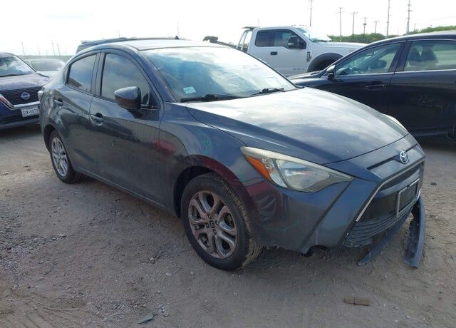 2017 TOYOTA Yaris