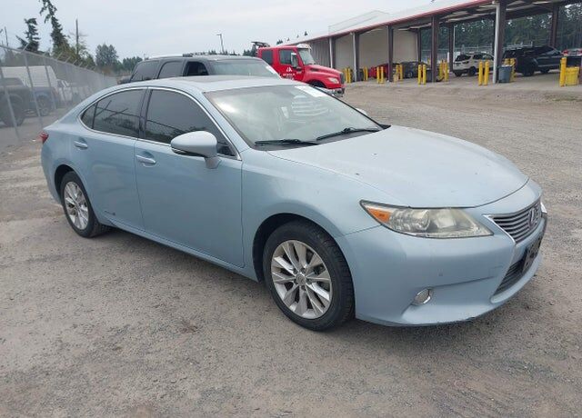 2013 LEXUS ES