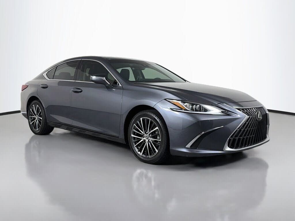 2024 LEXUS ES